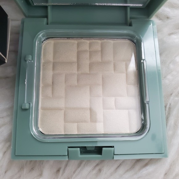 TASH Cosmetics Highlighter Green Compact #01 - Picture 3 of 6